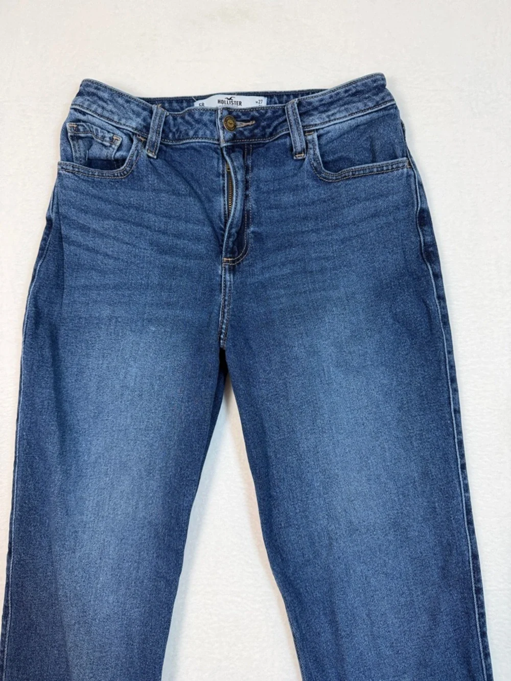 Hollister Curvy High Rise 90’s Vintage Straight Leg Jeans in Classic Blue Wash 5
